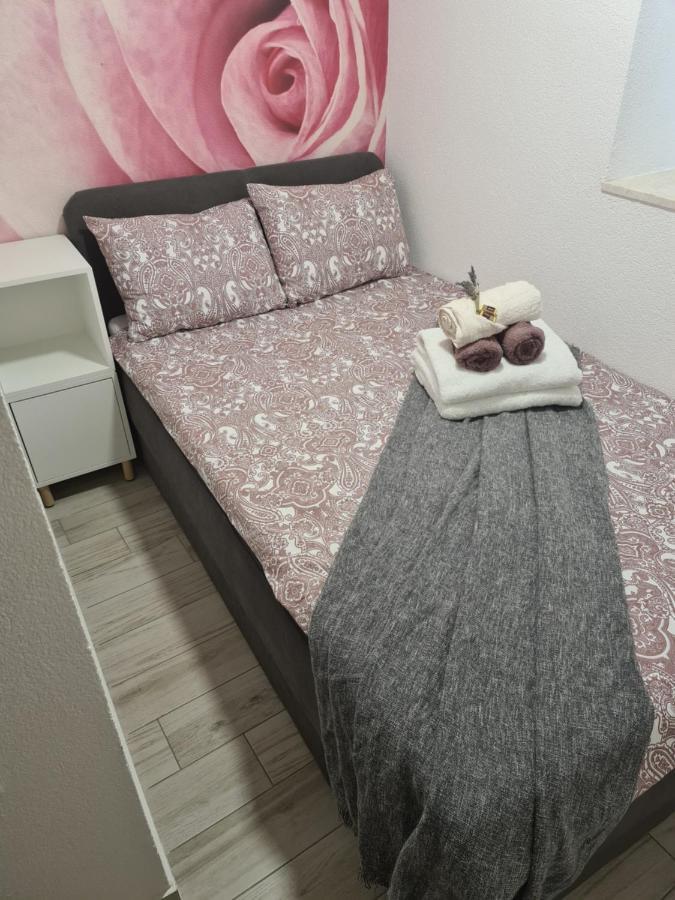 Apartments Rose1 크레스 외부 사진